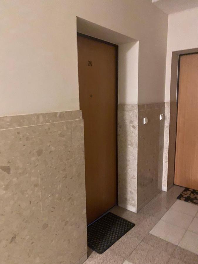 华沙Komfortowy Apartament Na Florianskiej, Park Praski, Dw Wilenski,W Odleglosci Spaceru Od Starego Miasta, Milo Widziec Gosci Ze Zwierzetami, Очень Удобно Для Украинских Моряков,Которые Будут Сдавать Экзамены В Морричсервисе, Через Дорогу Офис公寓 外观 照片